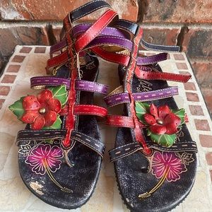 Elite Conkys strappy sandals size 9